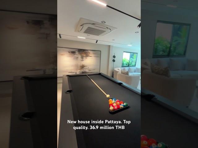 Top quality house inside Pattaya. 500 meters to the Beach. 36.9 million THB