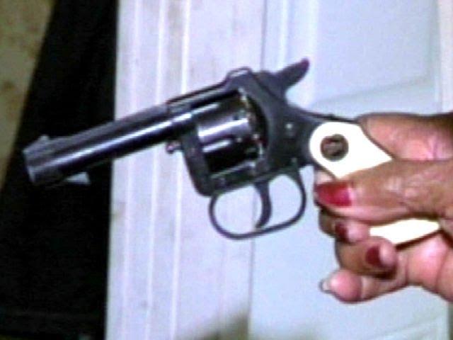 Black Man : - Pistol Packin' Granny Nearly Guns down burglar