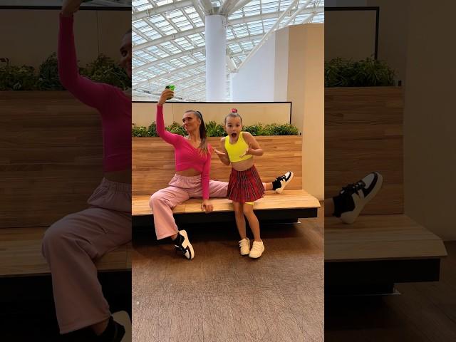 #shortvideo #split #gymnast #tiktok #acrobatics #stretching #shortsviral #sports