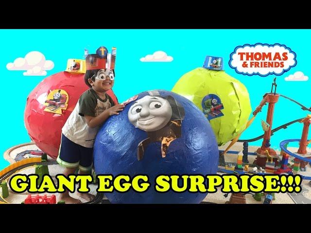 GIANT EGG SURPRISE OPENING Thomas and Friends toy trains