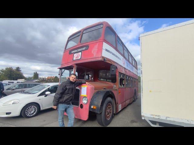 On l'achète ou pas ce bus énorme? 