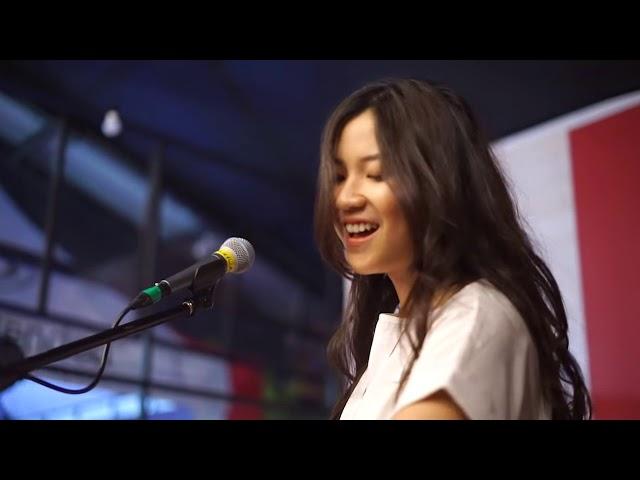 Danilla Riyadi - Senja Di Ambang Pilu ( Live  )