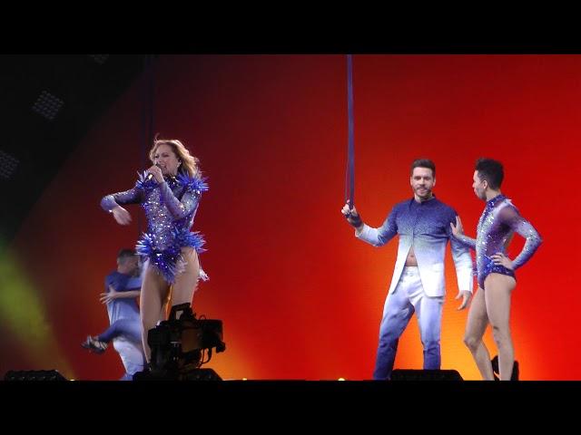 Helene Fischer surprised in last Munich show