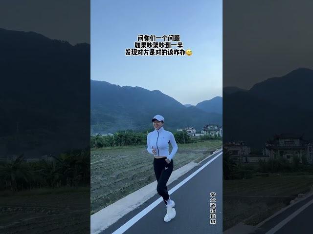 我是乖，跑步一年，良心推薦自用好穿慢跑鞋，300以內的國產緩衝型跑鞋瞭解一下。#跑鞋推薦 #慢跑鞋 #跑步裝備