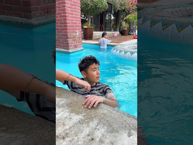 LO BIEN QUE ME LA PASO EN MI PISCINA!! ‍️