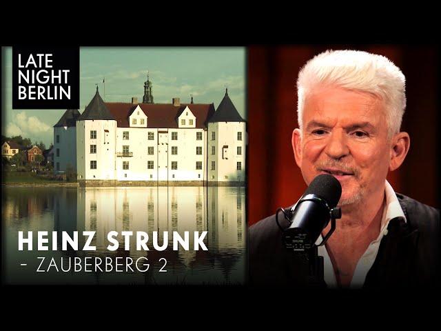 Heinz Strunk improvisiert live einen Trailer für sein Buch | Late Night Berlin