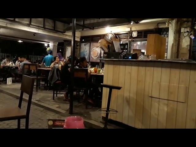 Suasana Malam di Patarias Coffee Shop Pematangsiantar
