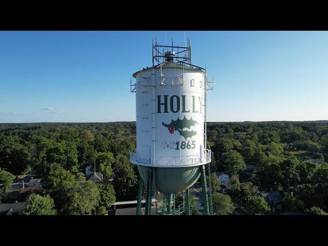 Holly, Michigan: Wonderful place to live!  + Charming downtown |  Car Show