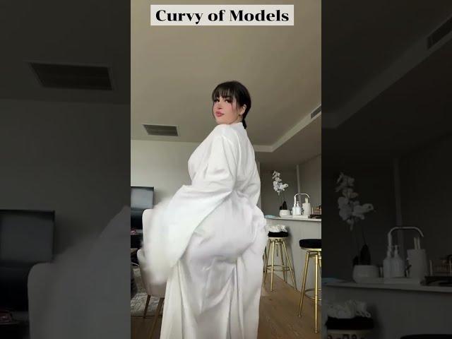 Amelia curvy ~ plus size Curvy Model, from Australia | 240K Instagram Fans