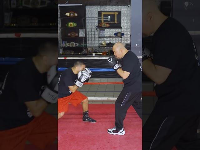  Keeping Head Off Center Line Boxing Tips! #BoxingTips #boxingskills  #HeadMovement"