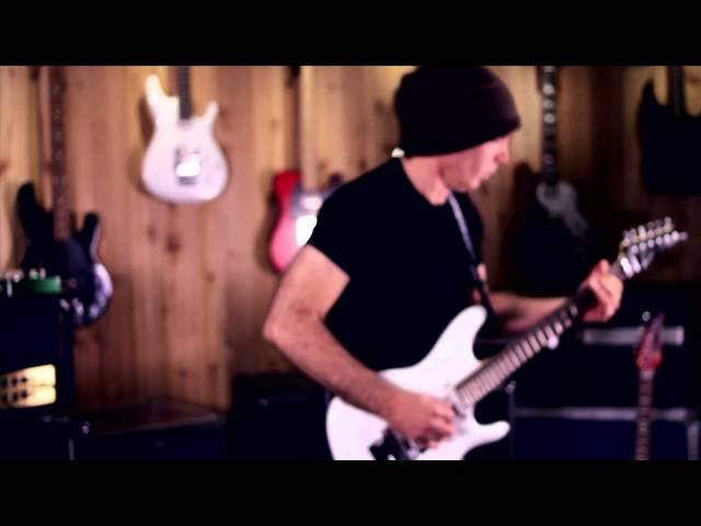 Joe Satriani "Satch Boogie" At: Guitar Center