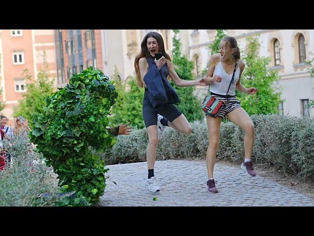 CRAZY SCREAMS and EPIC SCARES !! BUSHMAN PRANK !!