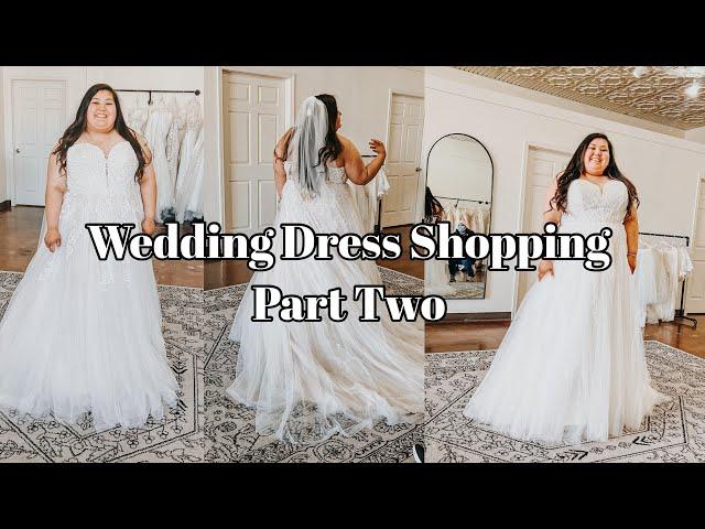 Plus size wedding dress shopping // Lillie’s Bridal Boutique // Stella York