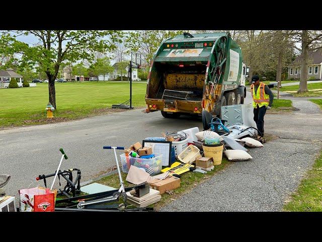 WM Garbage Truck VS Spring Bulk Clean Up