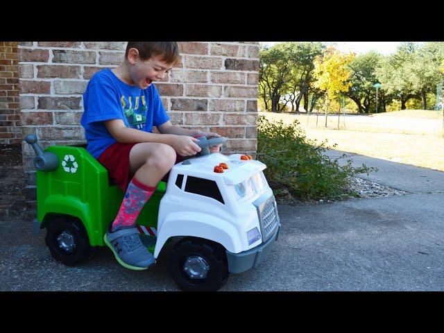 Garbage Truck Videos For Kids l Unboxing Real Rigs Recycling Truck by Kid Trax l Garbage Trucks Rule