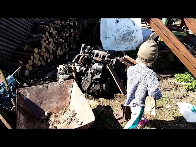 Укладка поленницы. Нам 2 года и 9 месяцев.