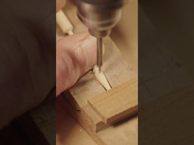 Miniaturist Mark Murphy builds a #bowbackwindsorchair #woodworking #miniaturefurniture #miniatureart