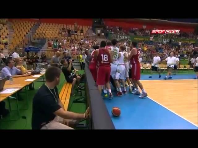 Dragic vs Balbay in Eurobasket prep game between Slovenia and Turkey