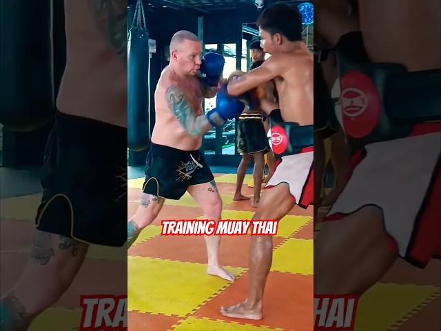 Training Muay Thai in patong #muaythaicamp #thaiboxing #trandingmuaythai #มวยไทย #phuket