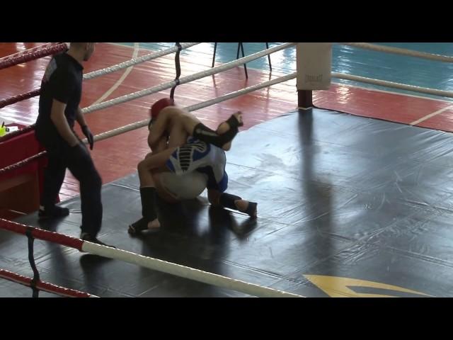 Бой №01 ПЕТРОВ С.(Синий угол) vs ВАЛИЕВ Э.(Красный угол)