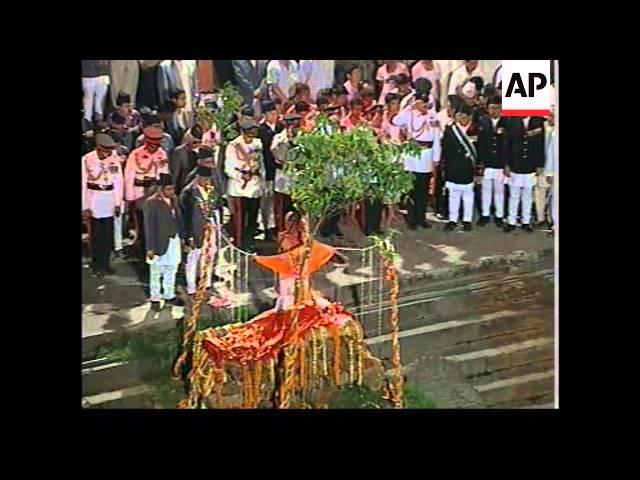 Cremation ceremony for slain Nepalese royal family (with sound)