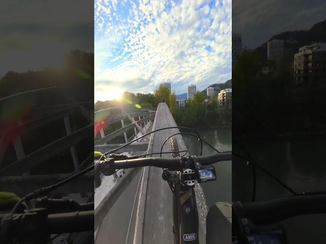 E-bike on bridge  DANGEROUS WAY !