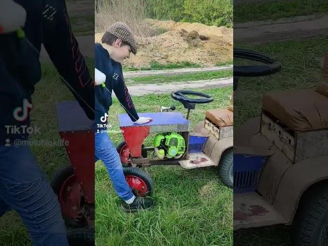 трактор з бензокоси
