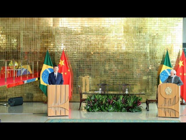 Chinese and Brazilian presidents jointly meet the press