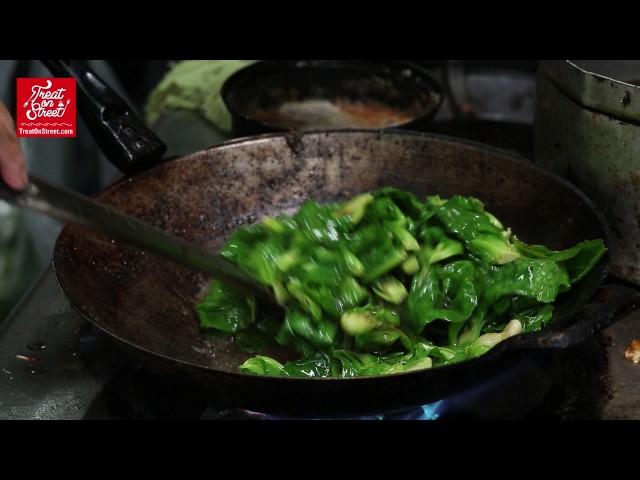 20 Stir Fried Kailan With Crispy Pork | CineCurry