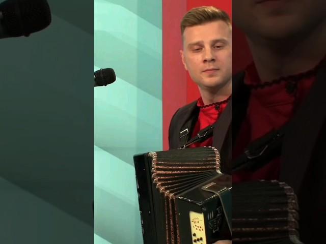 Сергей Новоселов - Верила, верила, верю. Домик стоит над рекою под гармонь. #гармонь #играйгармонь