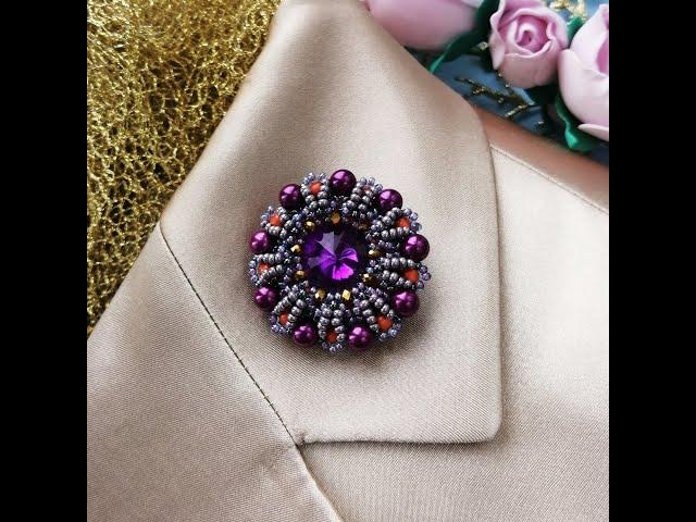 Purple Pearl Brooch pin. Круглая фиолетовая брошь на жакет. Round brooch pin.