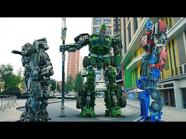 Transformers met and became brothers，That's funny！关公变形金刚大战擎天柱，火花四溅，精彩绝伦！