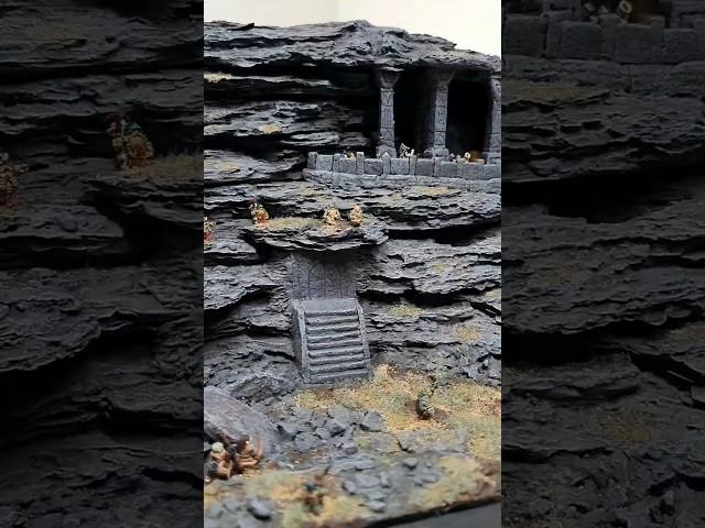 Moria under siege - an epic 10mm scale diorama