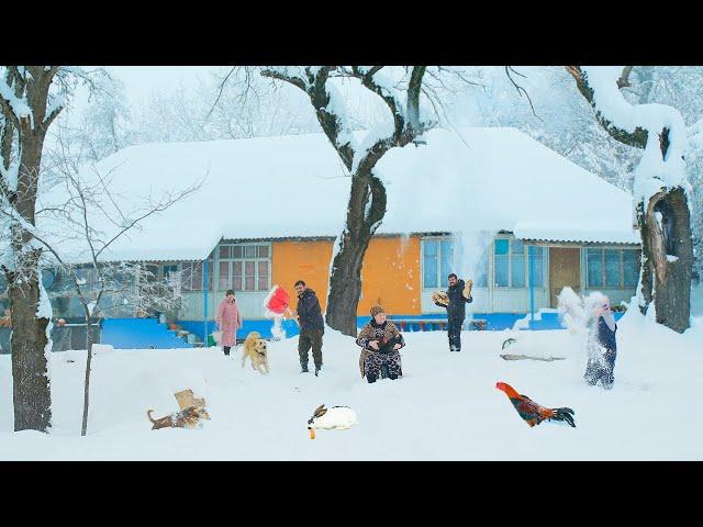 ️ Winter in a Remote Village | Snowy Fun and Daily Life in the Mountains