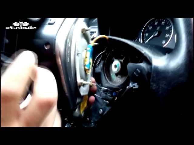 Opel Astra G Tutorial: How To Remove Airbag