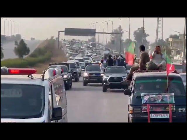 'Final call': PTI convoys en route to Islamabad