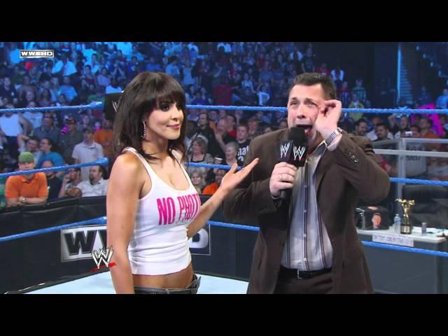 SmackDown: Kharma crushes Layla