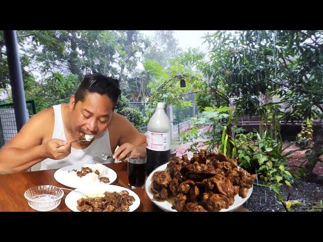 ADOBONG ATAY AT BALUNBALUNAN SA RUMARAGASANG MALAKAS NA ULAN! Filipino Food. Mukbang. Philippines.