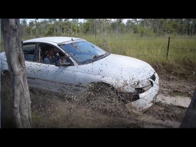 BUSH BASHING A HOLDEN COMMODORE - River Crossing Special