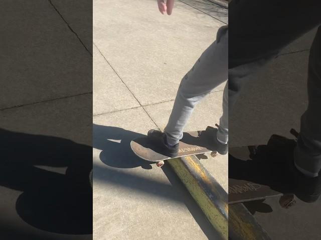 Lil clips make sure to subscribe #trending #fypviral #foryou #smallyoutuber #skateclips #skatepark