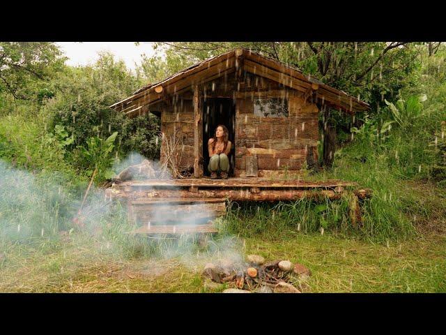 GIRL SOLO CAMPING SURVIVAL IN THE FOREST - building shelter - cooking and relax nature ASMR