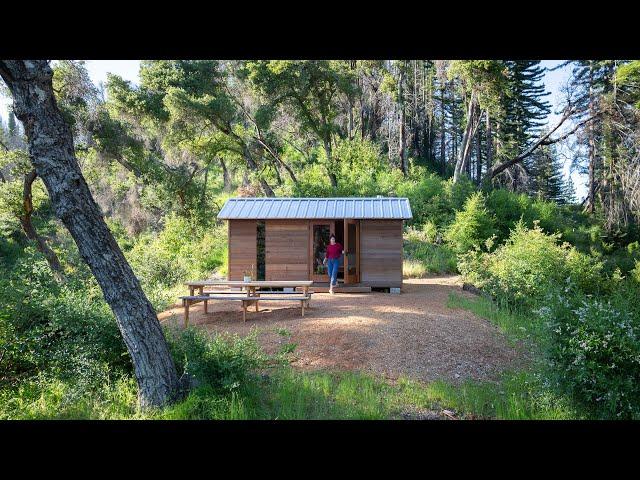 Building a cabin in the woods, from log to lumber. An off-grid DIY project with friends.