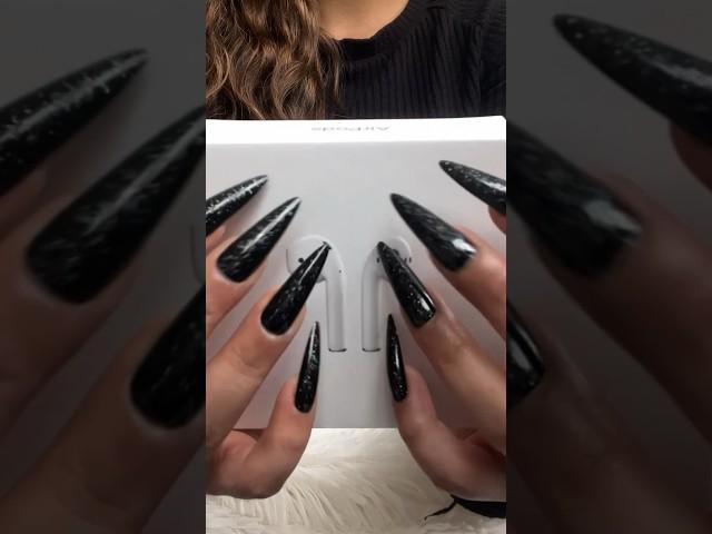 #asmr #asmrsounds tapping & scratching