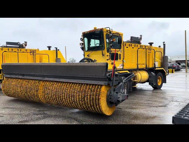 CVG Snow Removal Equip Auction 3/26/25 - Lot 21 Oshkosh Runway Broom