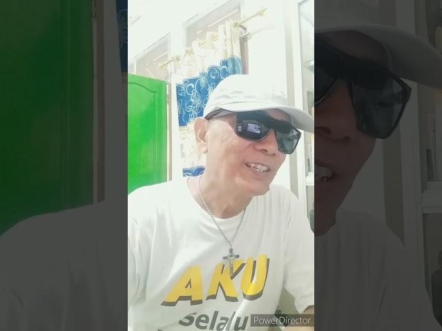 Menghibur diri nyanyi lagu Ambon " Parcuma "