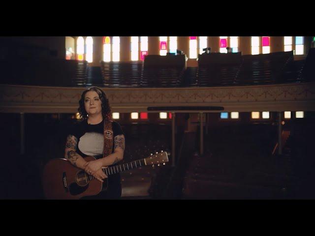 Ashley McBryde - Amazing Grace (At The Ryman)