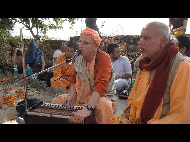 HH Kadamba Kanana Swami - Raval - kirtan, 19.11.2018