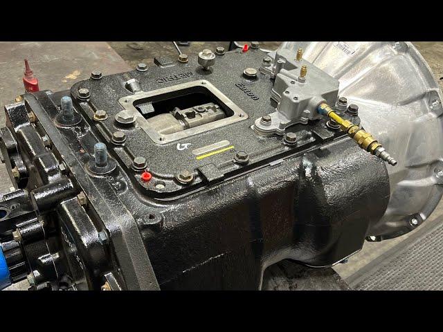 How to build a FRO16210C Eaton Fuller ten speed transmission assembled in great detail. Step By Step