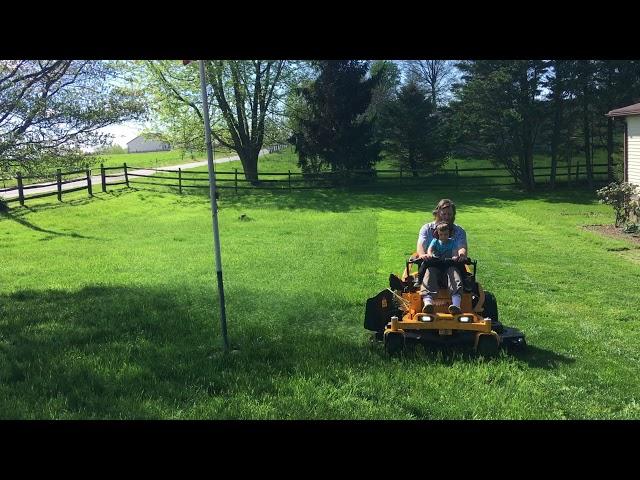 Cutting grass Cub Cadet Ultima ZT2 60"