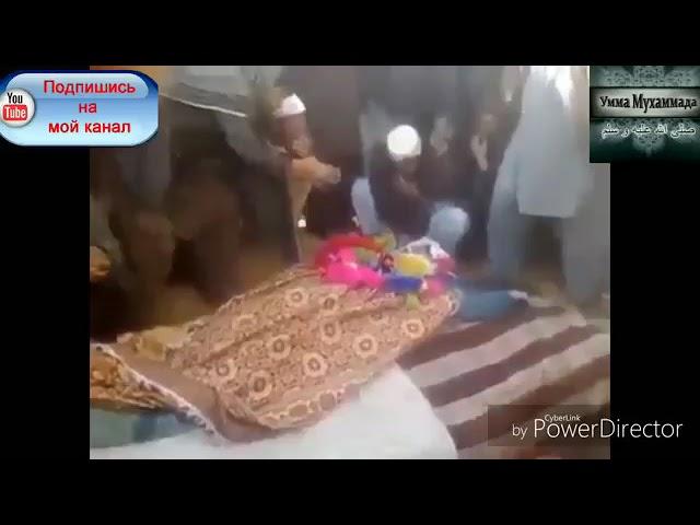 Мурда намехохад ки уро гуронанд